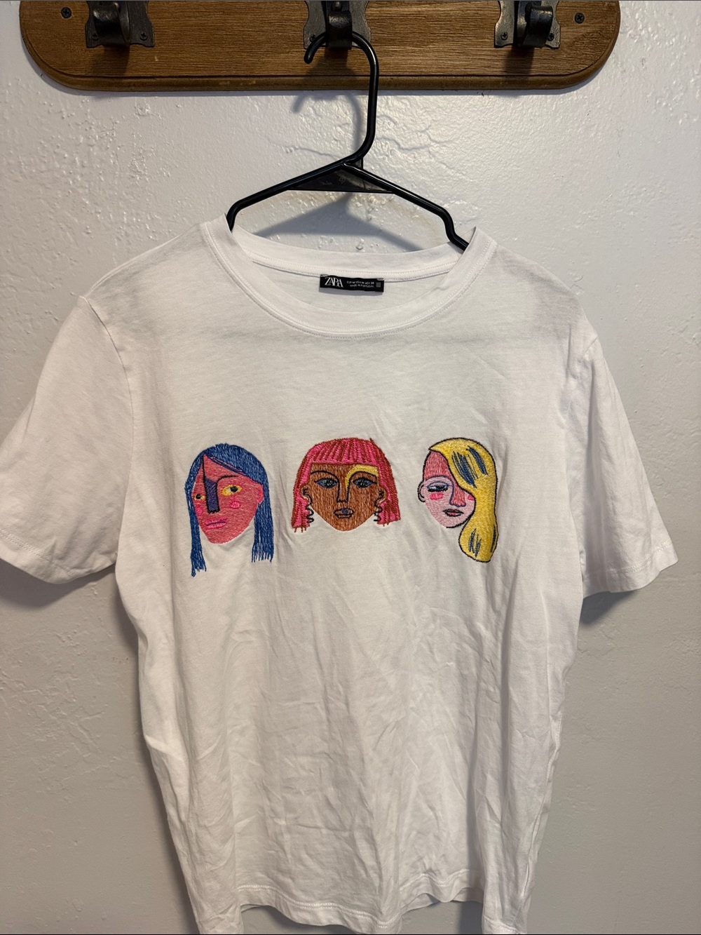 ZARA White Tee with Multicolored Embroidered Faces